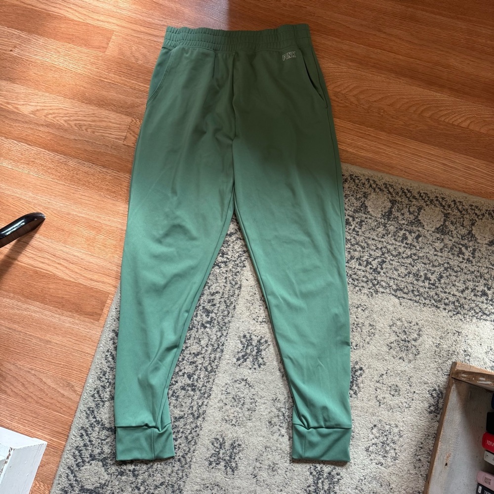 Women’s Performance Jogger Pants - Green